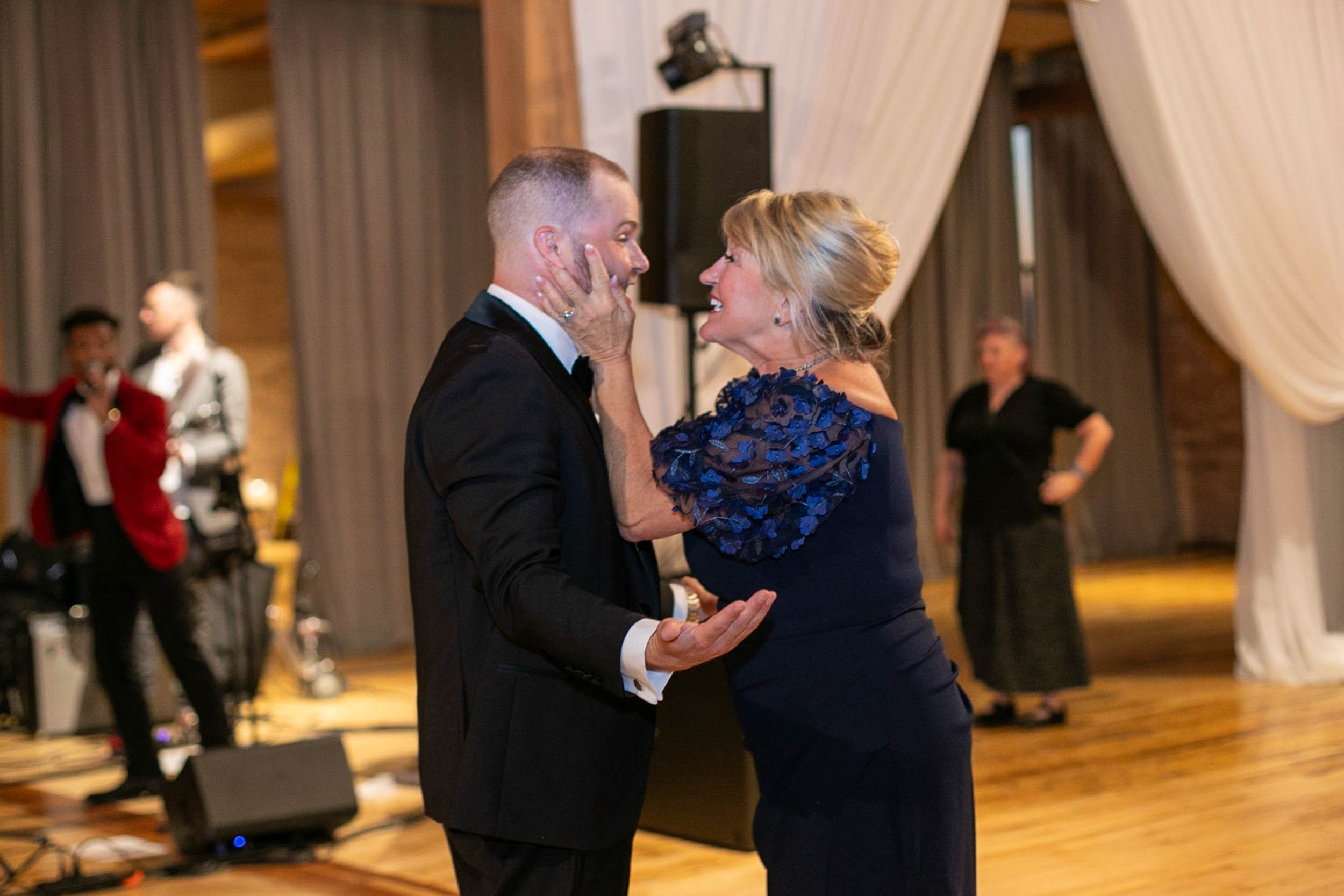 240518_Addie_Michael_WebsiteFairmont_GoldCoast_ChicagoTheater_BridgeportArtCenterWebsite_151.jpg