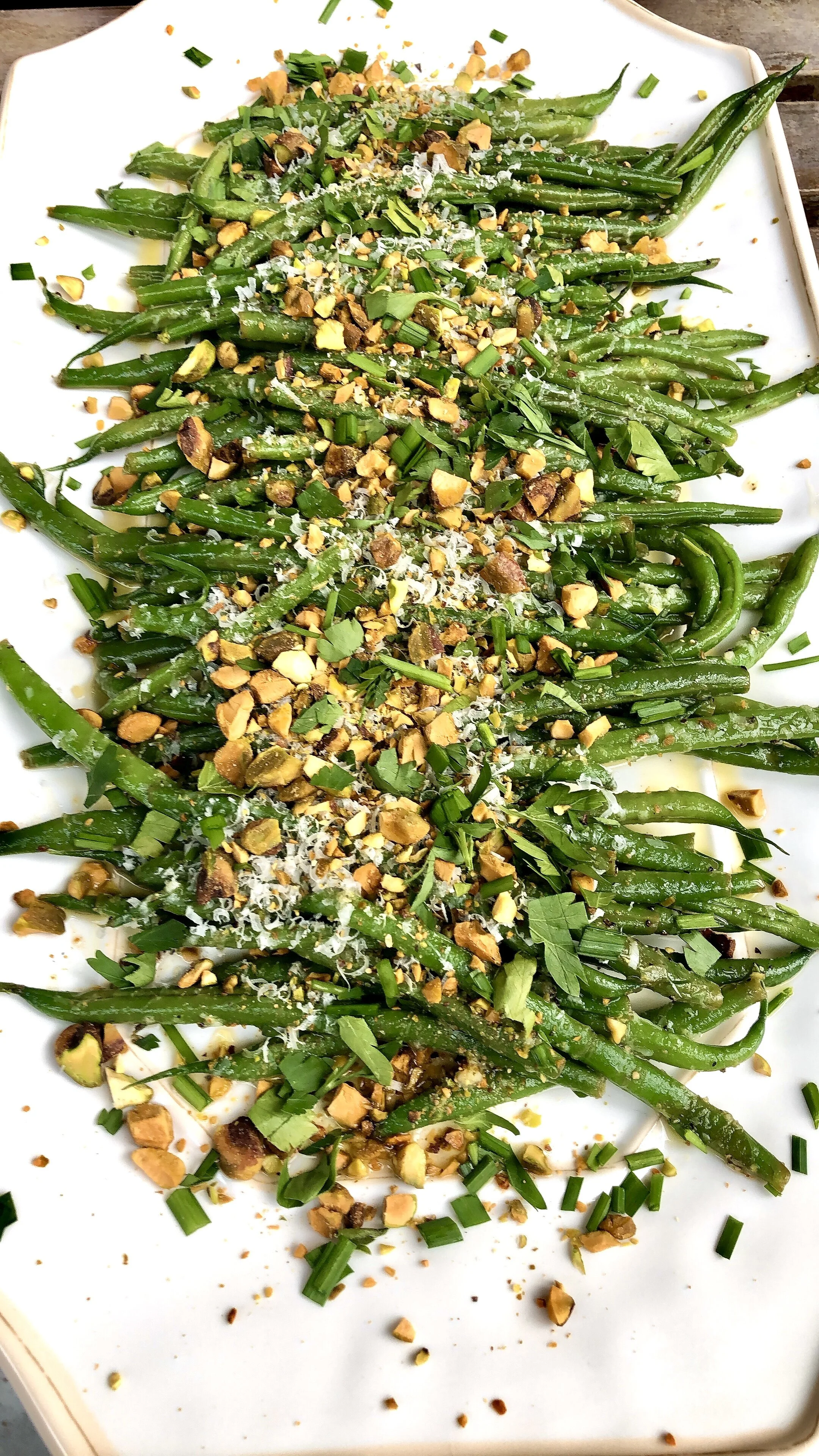 Cold Crunchy Green Beans with Garlicky Pistachio Vinaigrette