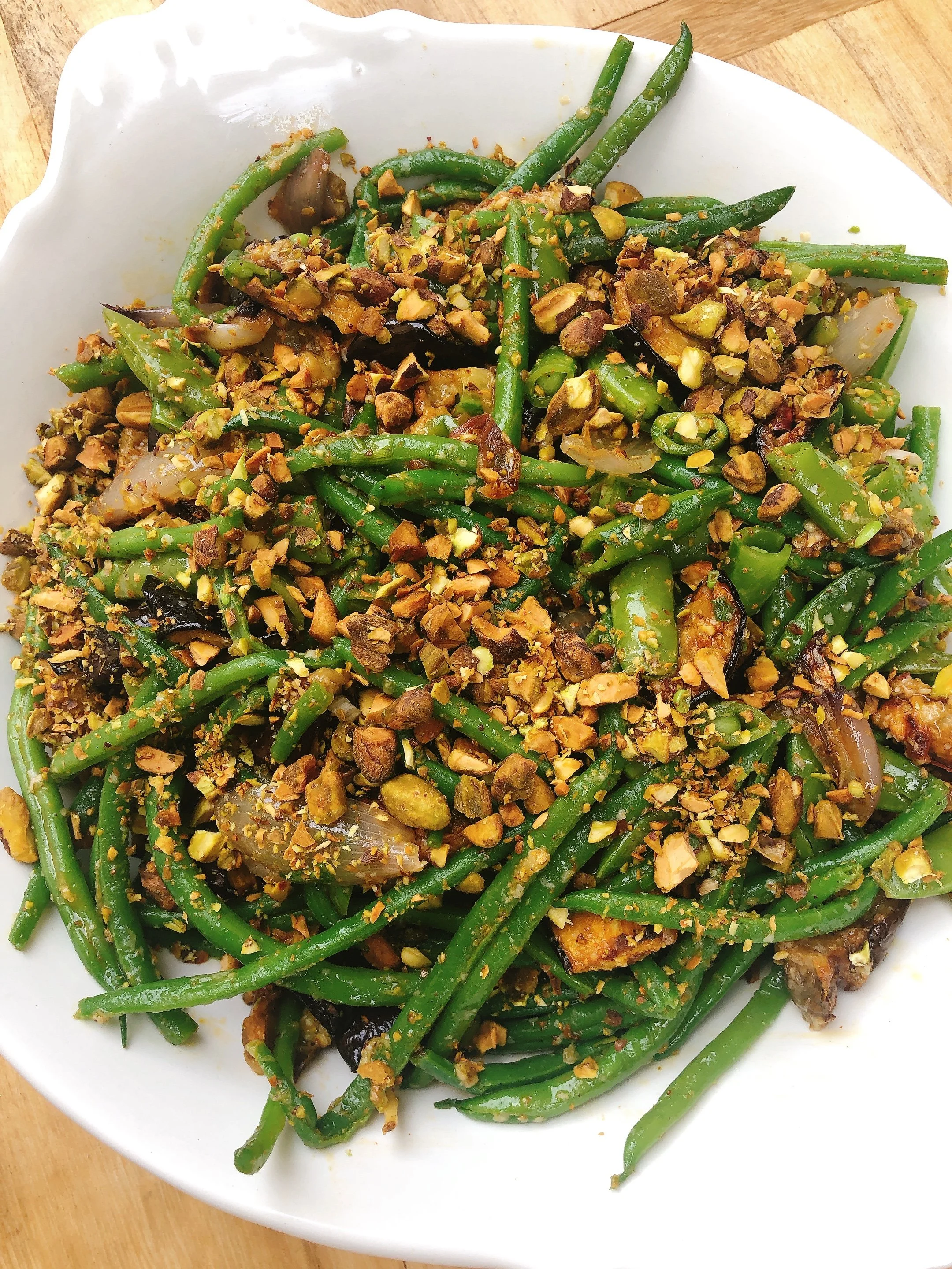 Cold Crunchy Green Beans with Garlicky Pistachio Vinaigrette