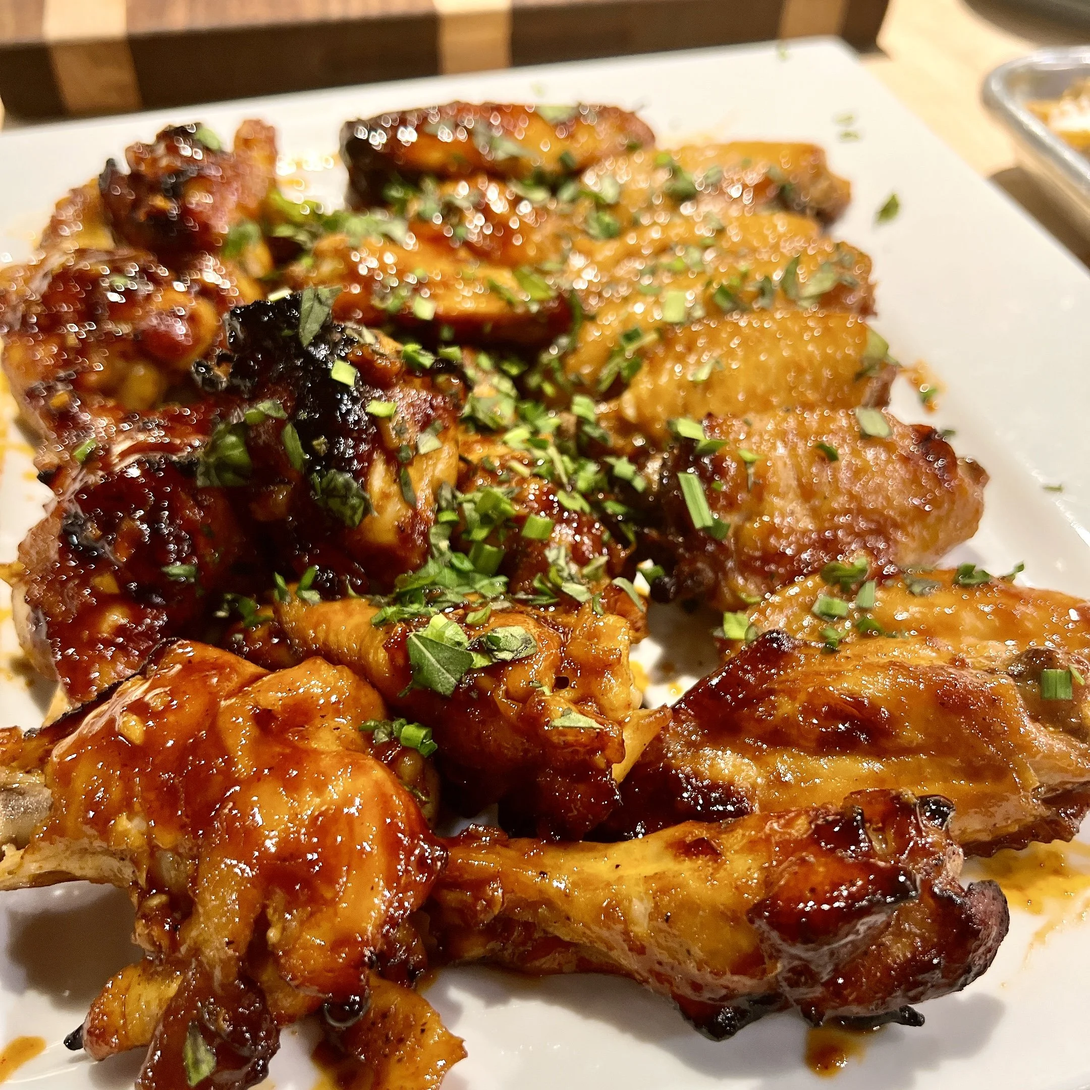 Chicken Wings with Gochujang, Ginger and Garlic Sauce