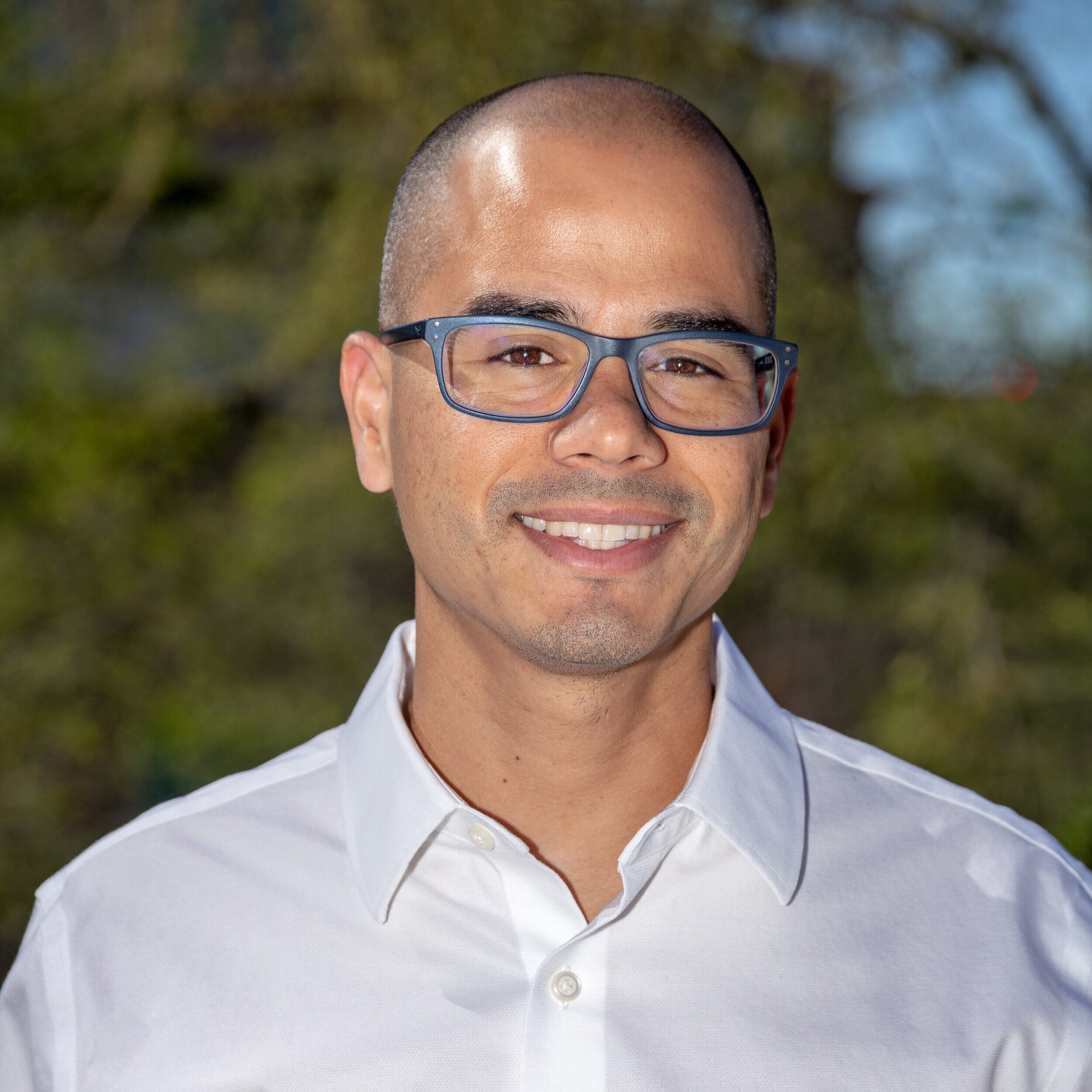 Enrique MenendezEnrique Menendez comes to the Definitive Insurance team with a passion for service and a strong desire to learn.&nbsp; &nbsp;Enrique has a dynamic background in public service and Associate Degrees from American River College and Sierra College.&nbsp; A career changer, Enrique worked in customer service for Raley’s/Bel Air for 18 years where he interacted with members of his community daily.&nbsp; Enrique finds that his new role at Definitive Insurance continues his passion for community service by helping support our staff and by providing superior customer service that exceeds the expectations of our valued clients.In his free time, Enrique loves to read, listen to music, and spend time with family.