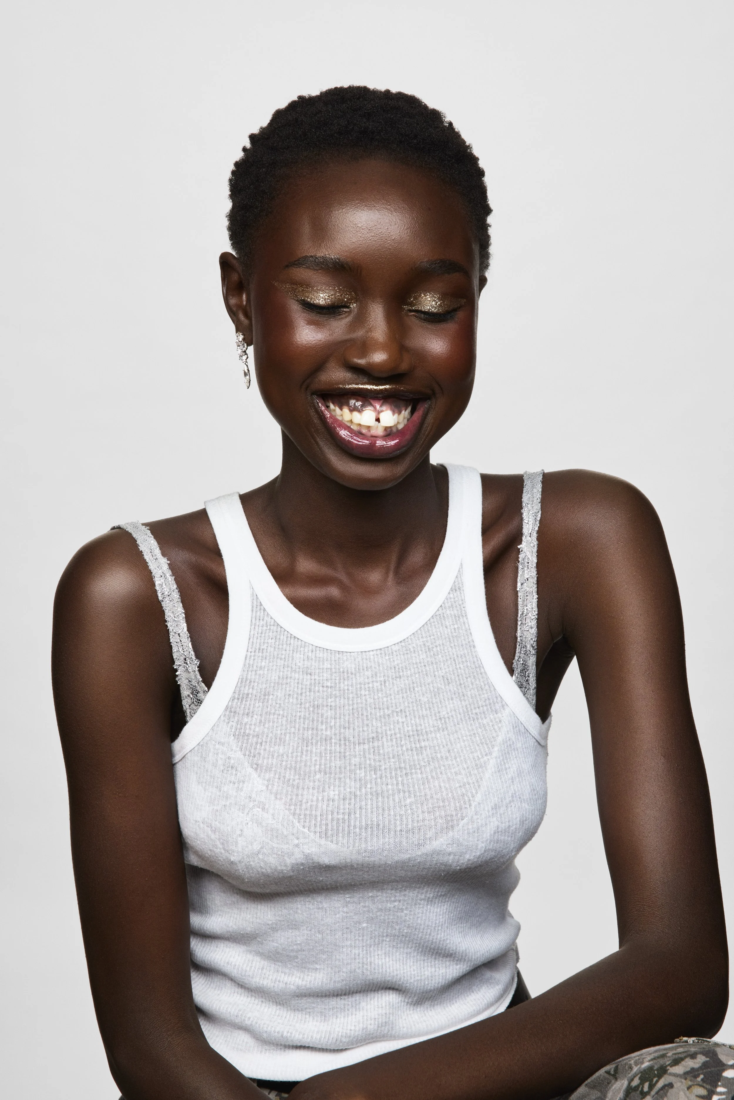 MilkMakeup-Spring26_JellyShimmer_Bubbly_Ferida_Studio_Portrait_2125_C.jpg