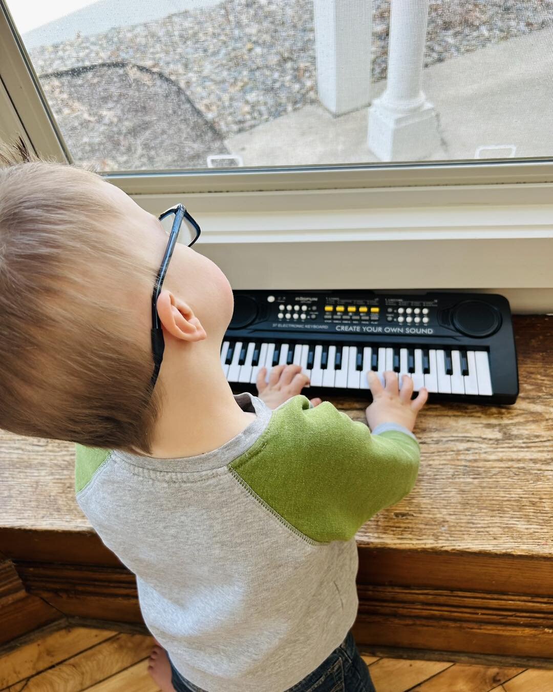 Pianos &amp; tigers &amp; books, oh my! 😍#aftschildrenshouse #abatherapy #earlyintervention