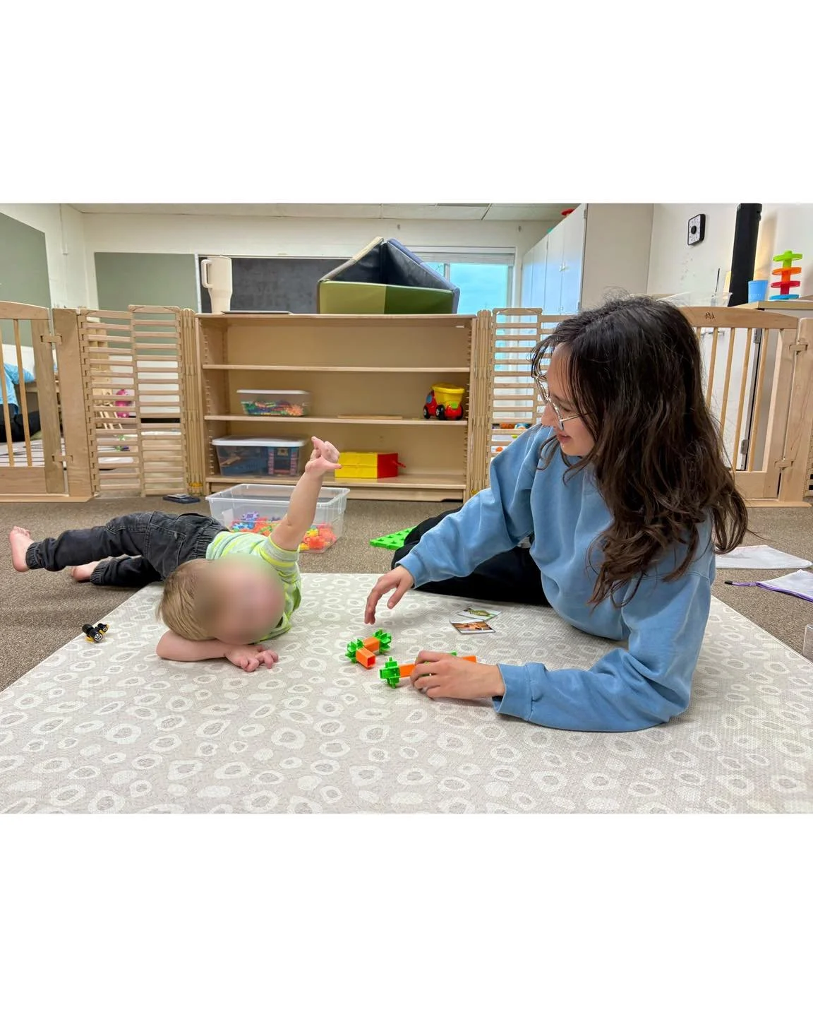 The smiles say it all! Just over here being our kiddos&rsquo; biggest fans! 💙🌈⭐️ #AutismFromTheStart #ABATherapy #CompassionateABA #Earlyintervention #RBT