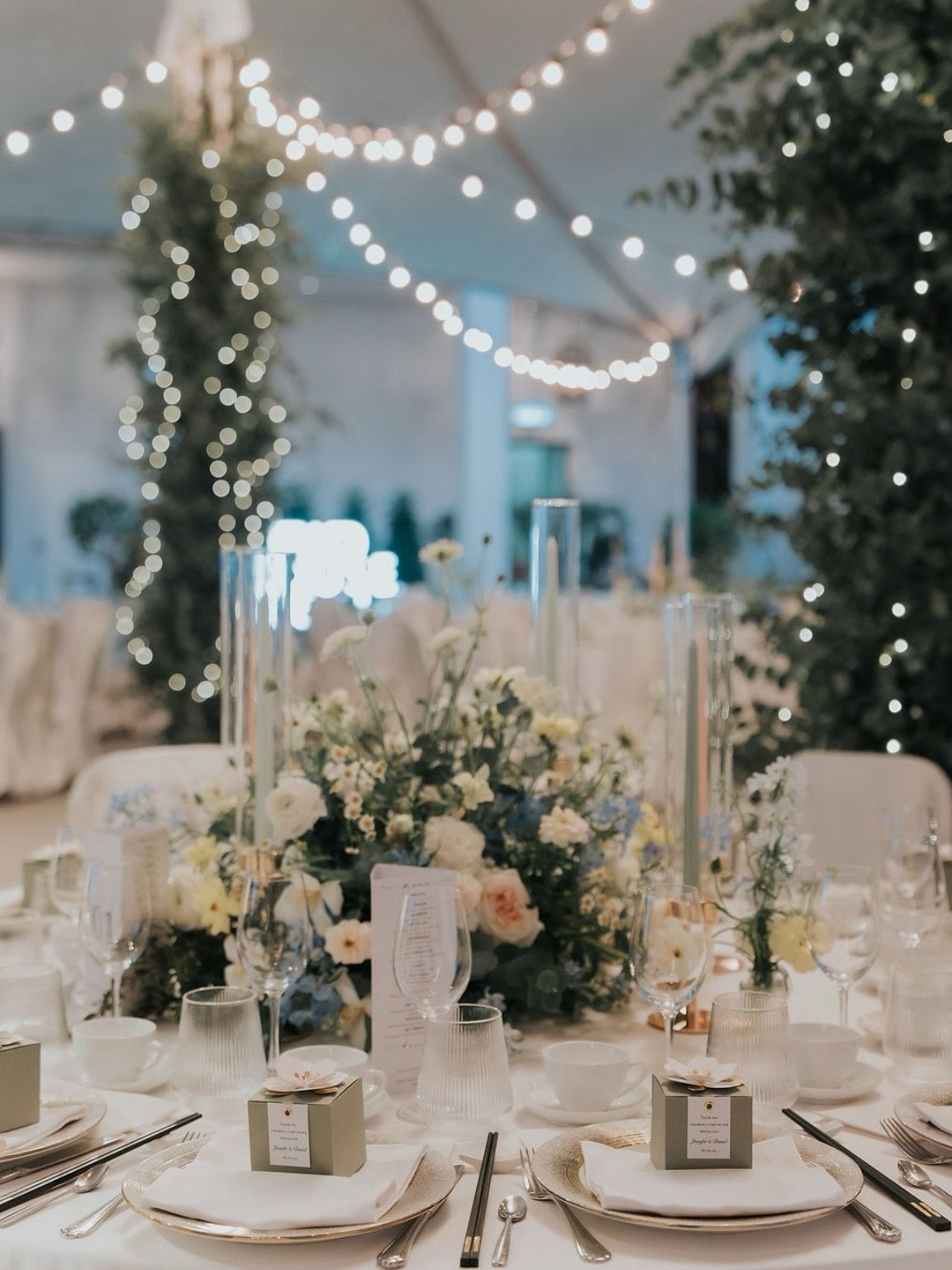 Throwback to the wedding of J&amp;D earlier this year. I simply loved the subtle yet sweet blessings from the couple to their guests.
⠀⠀⠀⠀⠀⠀⠀⠀⠀
J&amp;D&rsquo;s wedding theme was derived from the flowers D sent to J over the years of their relationshi