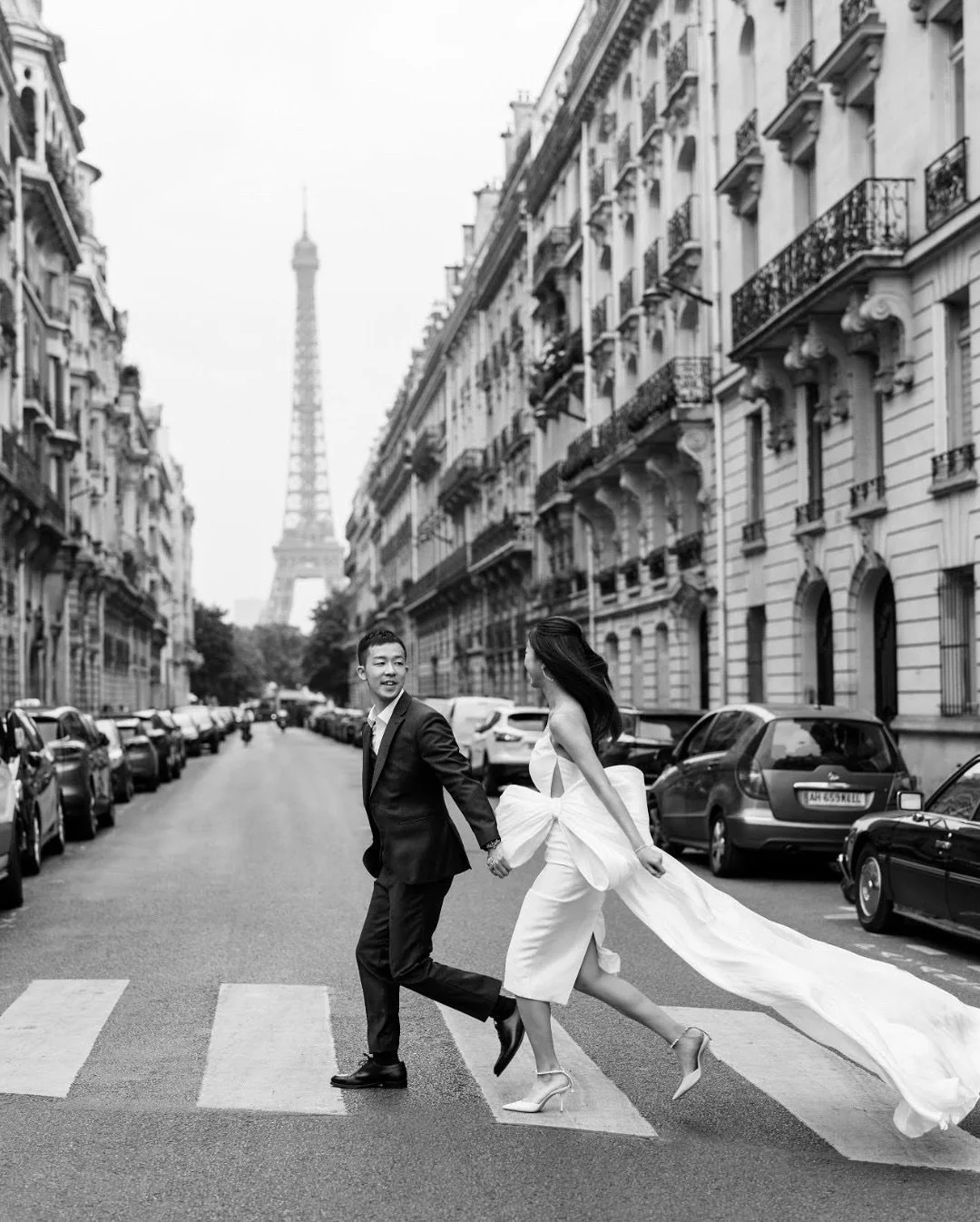 Traveling in a few days and I&rsquo;m thinking of this beautiful and timeless shoot in Paris.
⠀⠀⠀⠀⠀⠀⠀⠀⠀
Paris in black and white will always feel like home to my eye.
⠀⠀⠀⠀⠀⠀⠀⠀⠀
Long before AF Atelier began, I spent years learning the language and adm