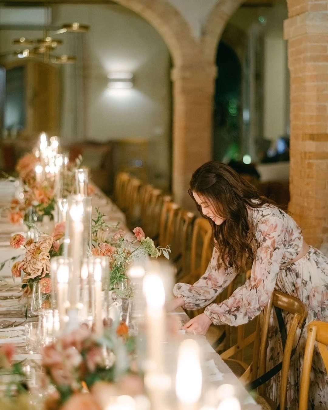 The evening before, under the Tuscan arches 🤍
⠀⠀⠀⠀⠀⠀⠀⠀⠀
We began the weekend with an evening that felt deeply personal &mdash; a gentle overture to the celebration ahead.
⠀⠀⠀⠀⠀⠀⠀⠀⠀
Each detail was imagined to reflect A &amp; D&rsquo;s love for food,
