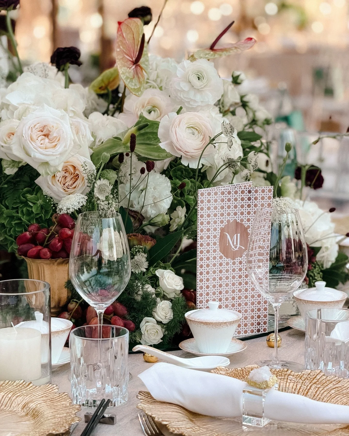 Some BTS moments from Part 2 of M &amp; J&rsquo;s Jamaica &times; Equestrian celebration at The Henderson. 🌿

Design here was about how everything sits together &mdash; the spacing, the height, and how the room slowly comes alive over the evening.


