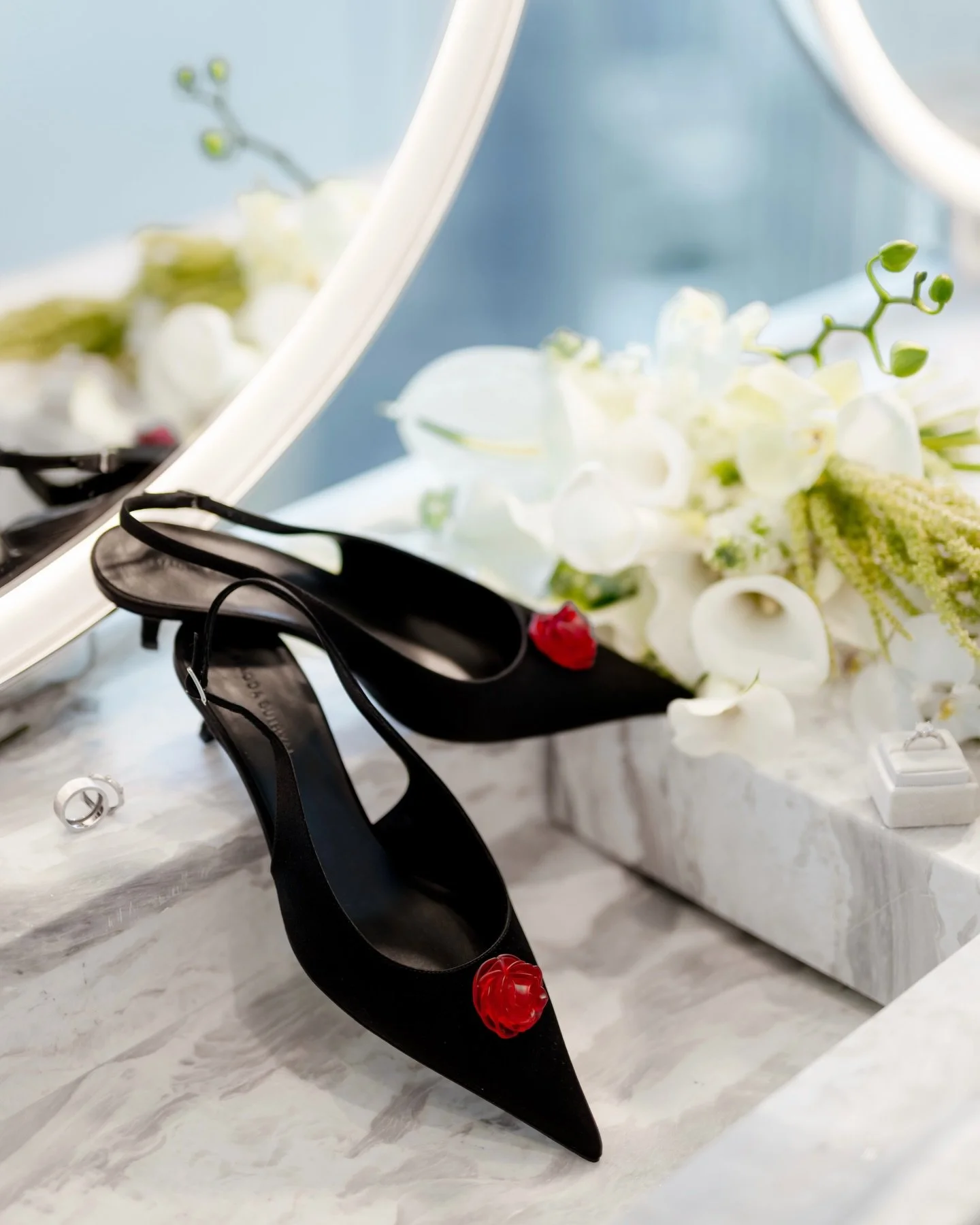 There are weddings where every element carries meaning &mdash; not loudly, but intentionally.
⠀⠀⠀⠀⠀⠀⠀⠀⠀
For C &amp; M, the design began with their monogram &mdash; a mark shaped by the essence of their names. Subtly echoing the forms of water and mou