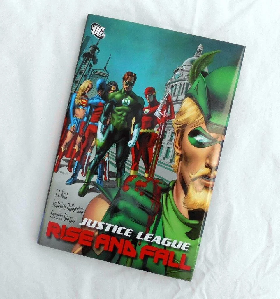 Lucky_Target_Comics_GNs_Justice_League_Rise_and_Fall.JPG