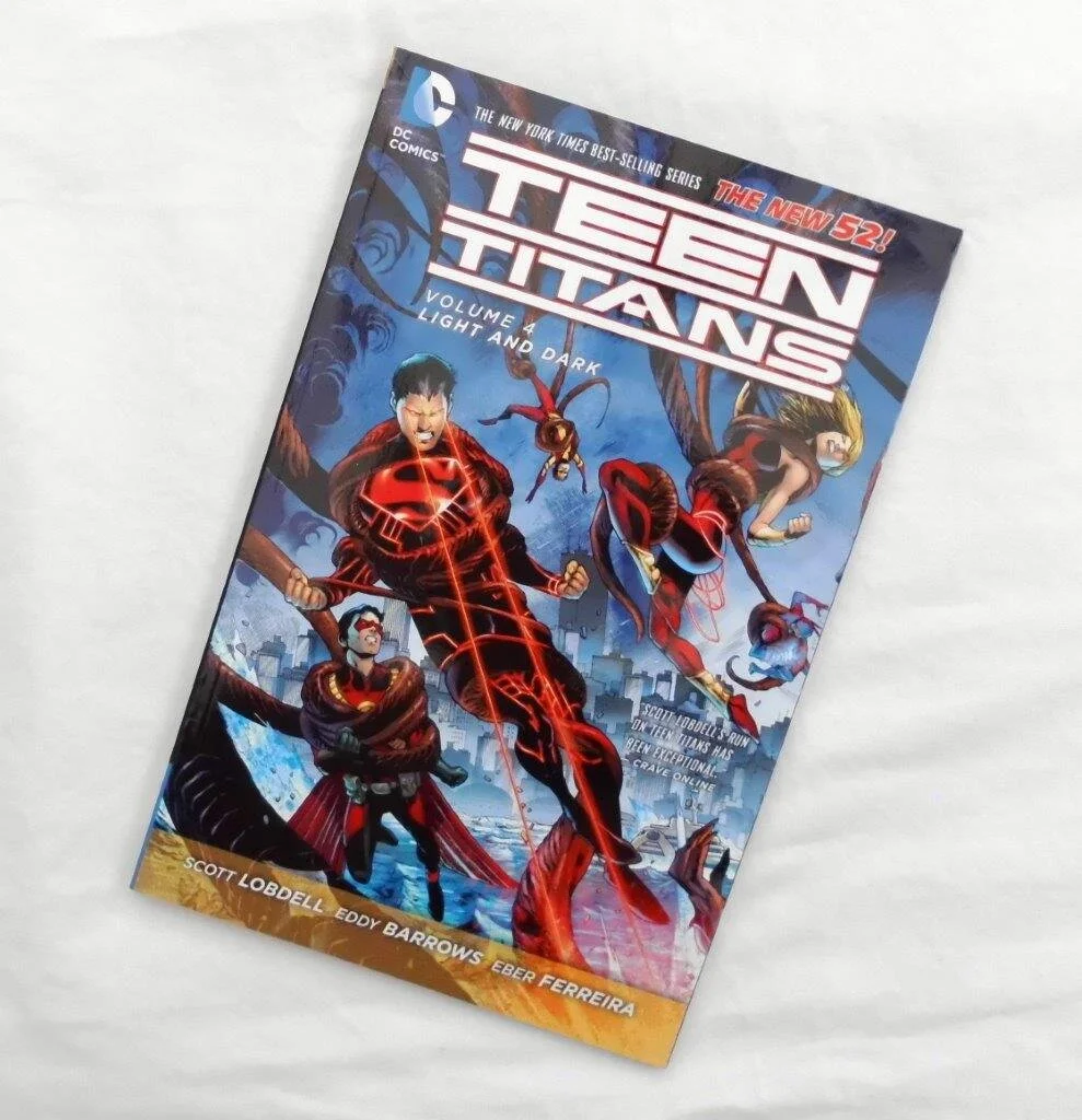 Teen Titans Series 4 Volume 4: Light and Dark TPB