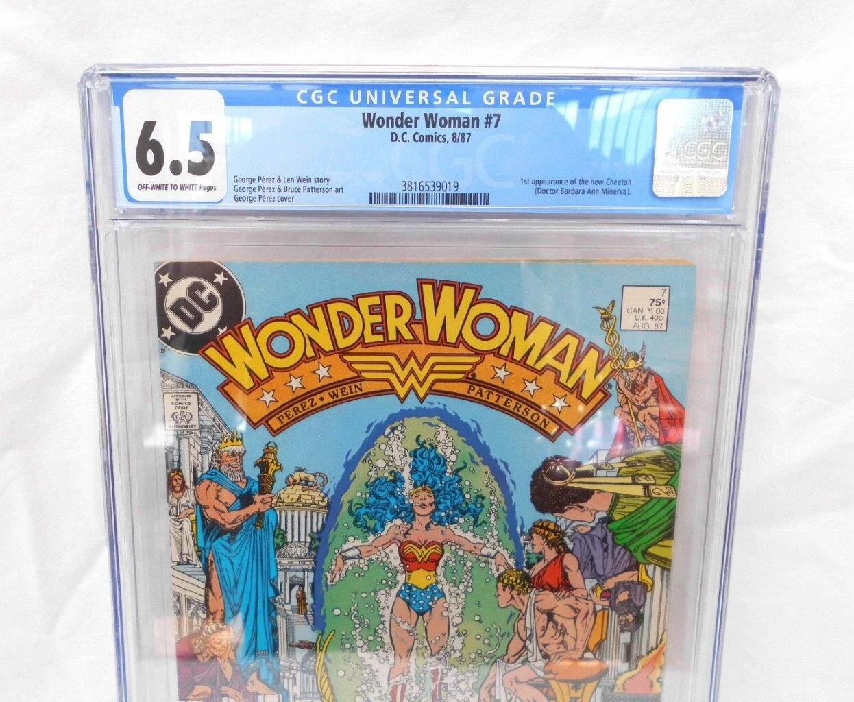 Lucky_Target_Comics_CGC_Wonder_Woman_7_number.JPG
