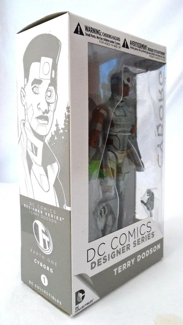 Lucky_Target_Comics_Action_Figures_DC_Comics_Designer_Series_Cyborg_Terry_Dodson_side.JPG
