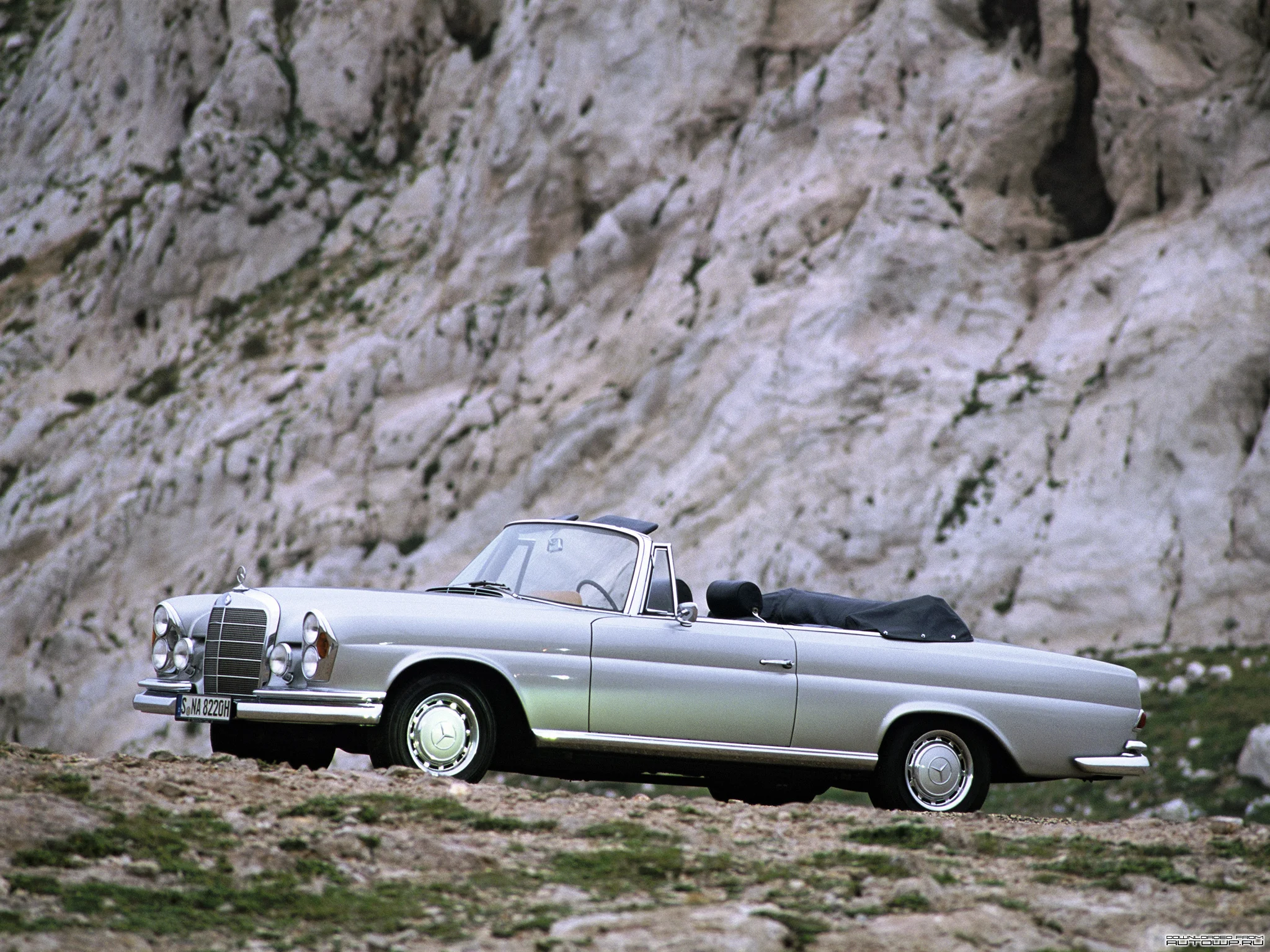 mercedes-benz-s-klasse-cabriolet-w111-112.jpg