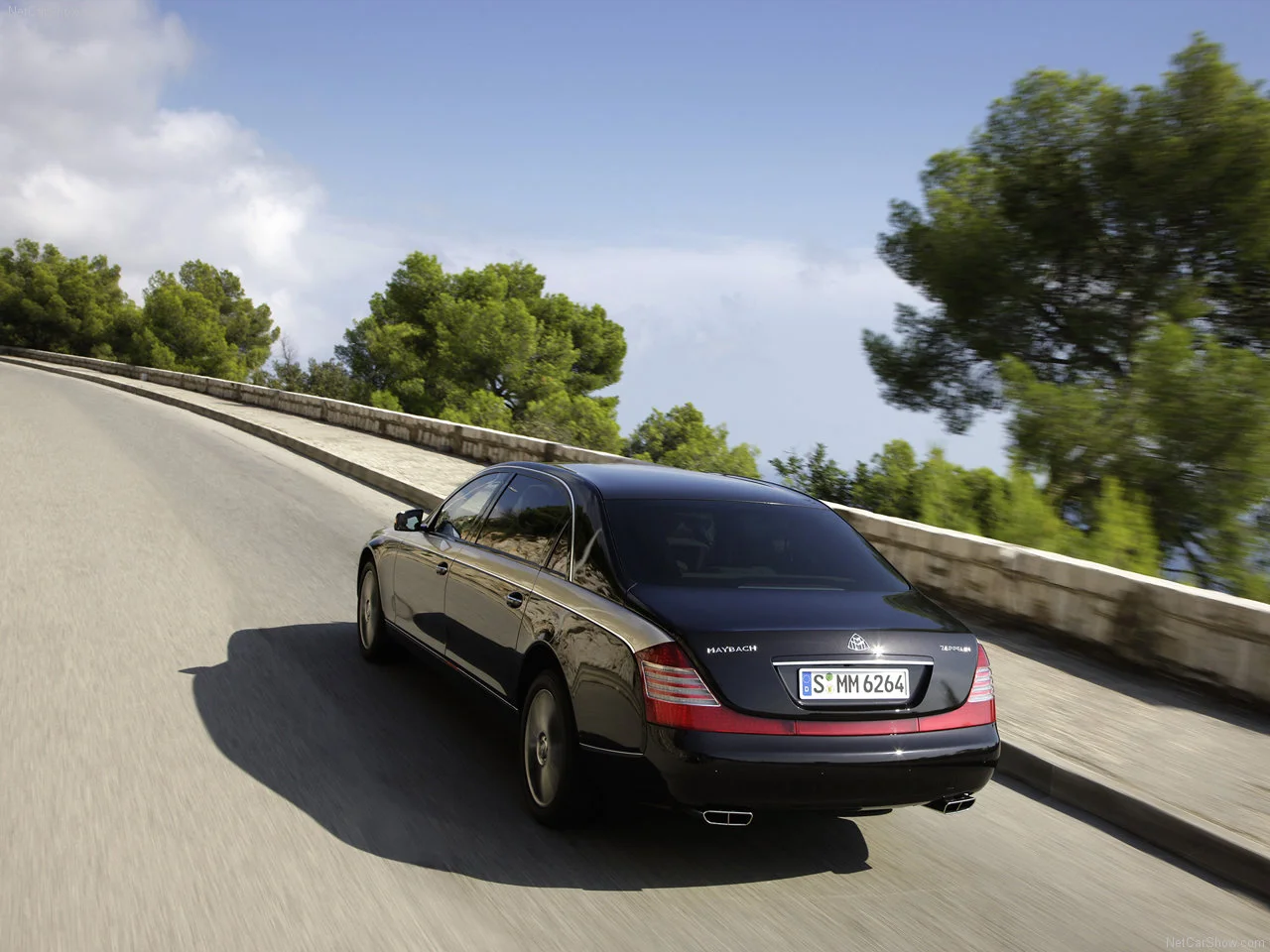 Maybach-Zeppelin_2010_1280x960_wallpaper_07.jpg