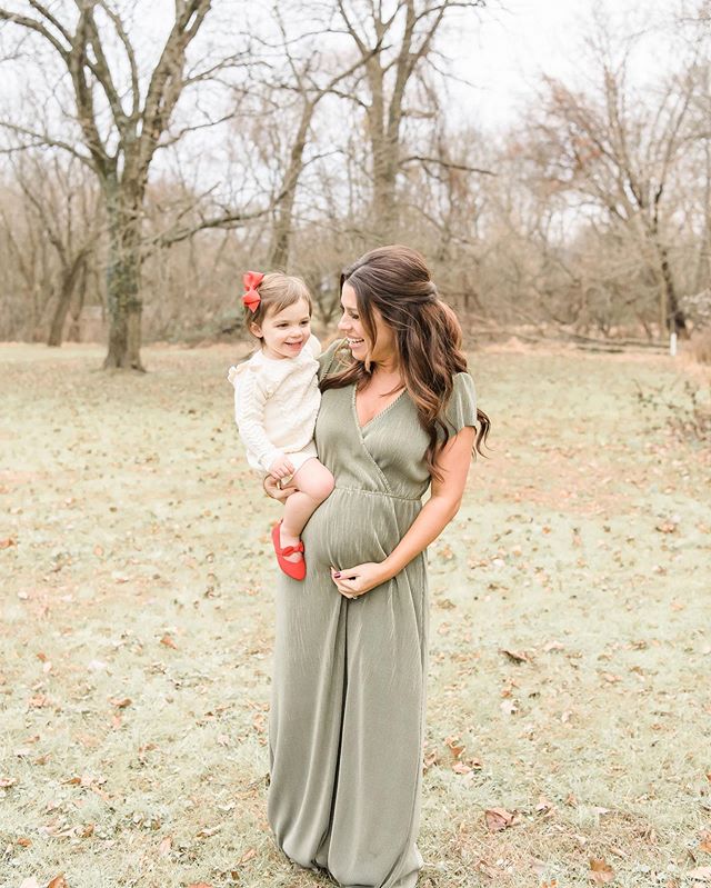 I&rsquo;m pretty sure Alex is already an amazing big sister. I can&rsquo;t wait to see her with her new little sibling! 🥰 Also, can we just talk about how amazing Amy looks?! Swipe left to see the cuteness.