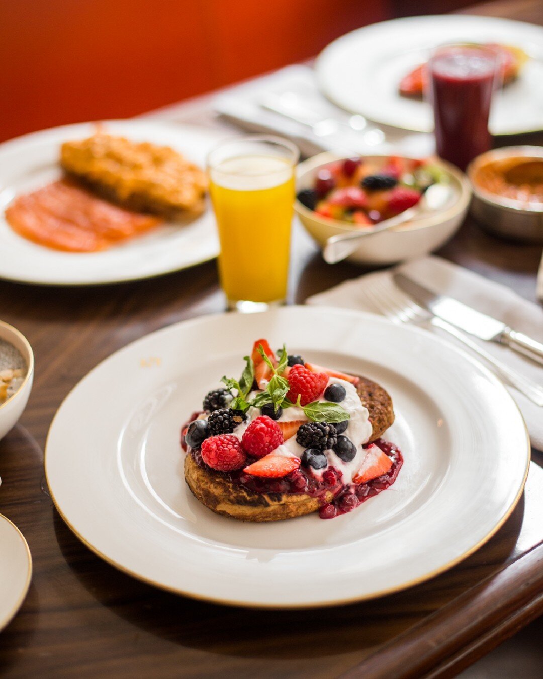 Buckwheat Pancakes, Seasonal Berries and Coconut Yoghurt 🥞

#45JermynSt #Vegan #Breakfast #Pancakes #LondonRestaurants