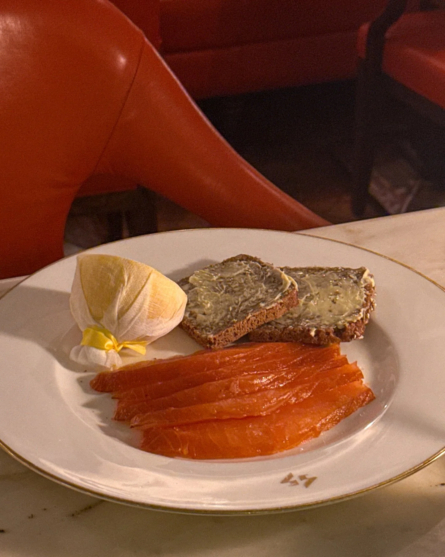 A classic starter, on the menu all year round.

Piccadilly smoked salmon, served with soda bread, with a choice of boiled grated egg, capers with shallots, and cr&egrave;me fra&icirc;che.