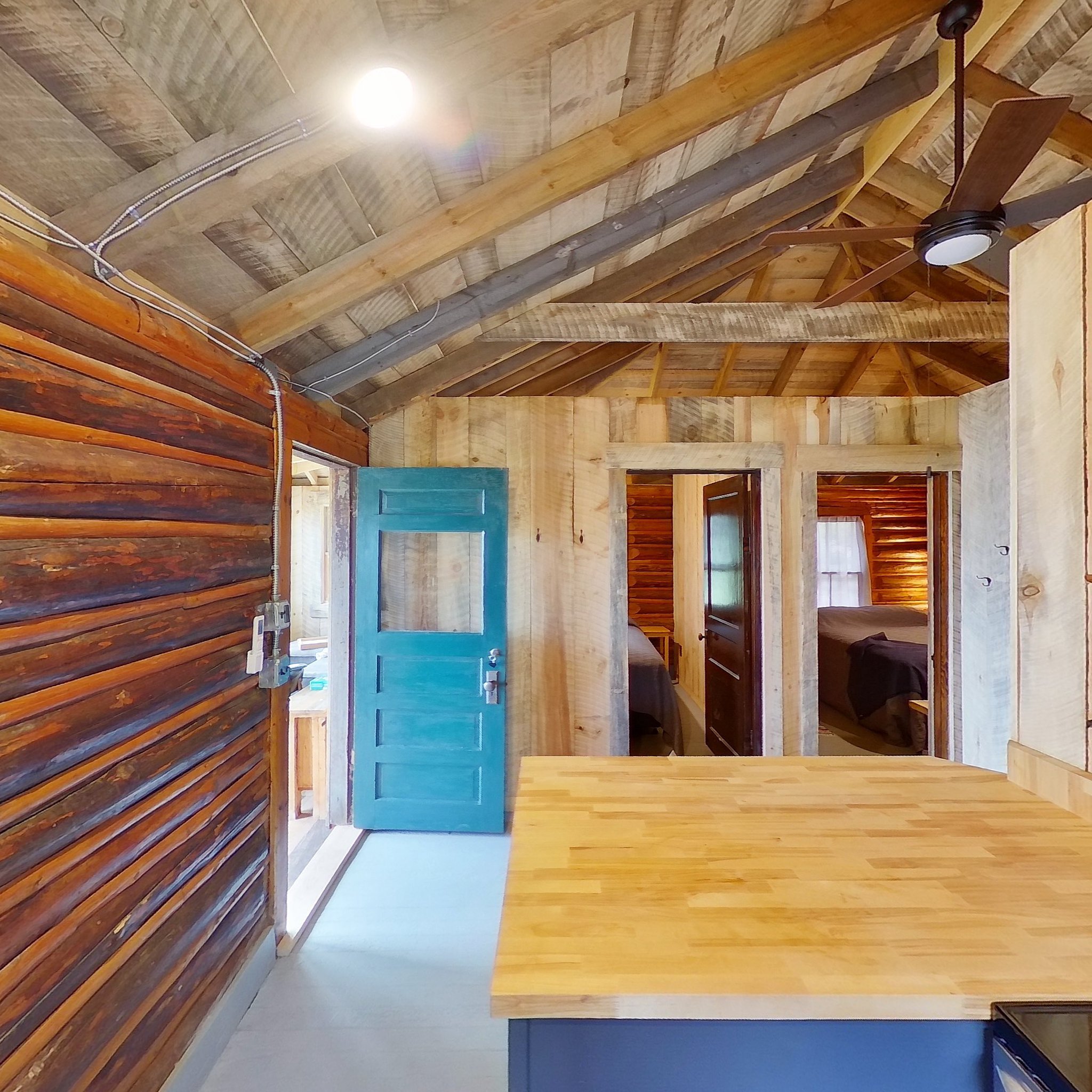 Cabin 1 Kitchen 3.jpg