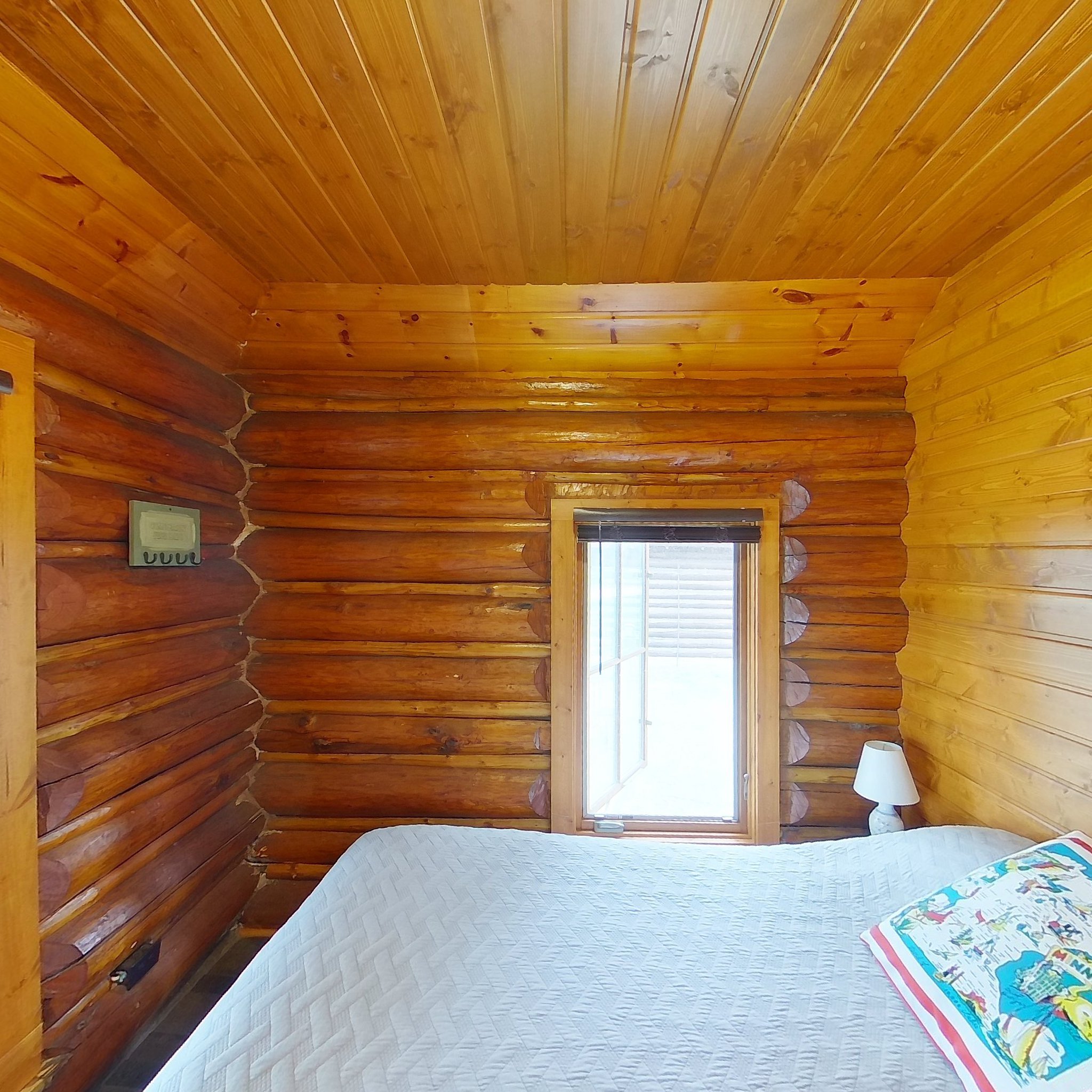 Cabin 10 Bedroom Queen.jpg