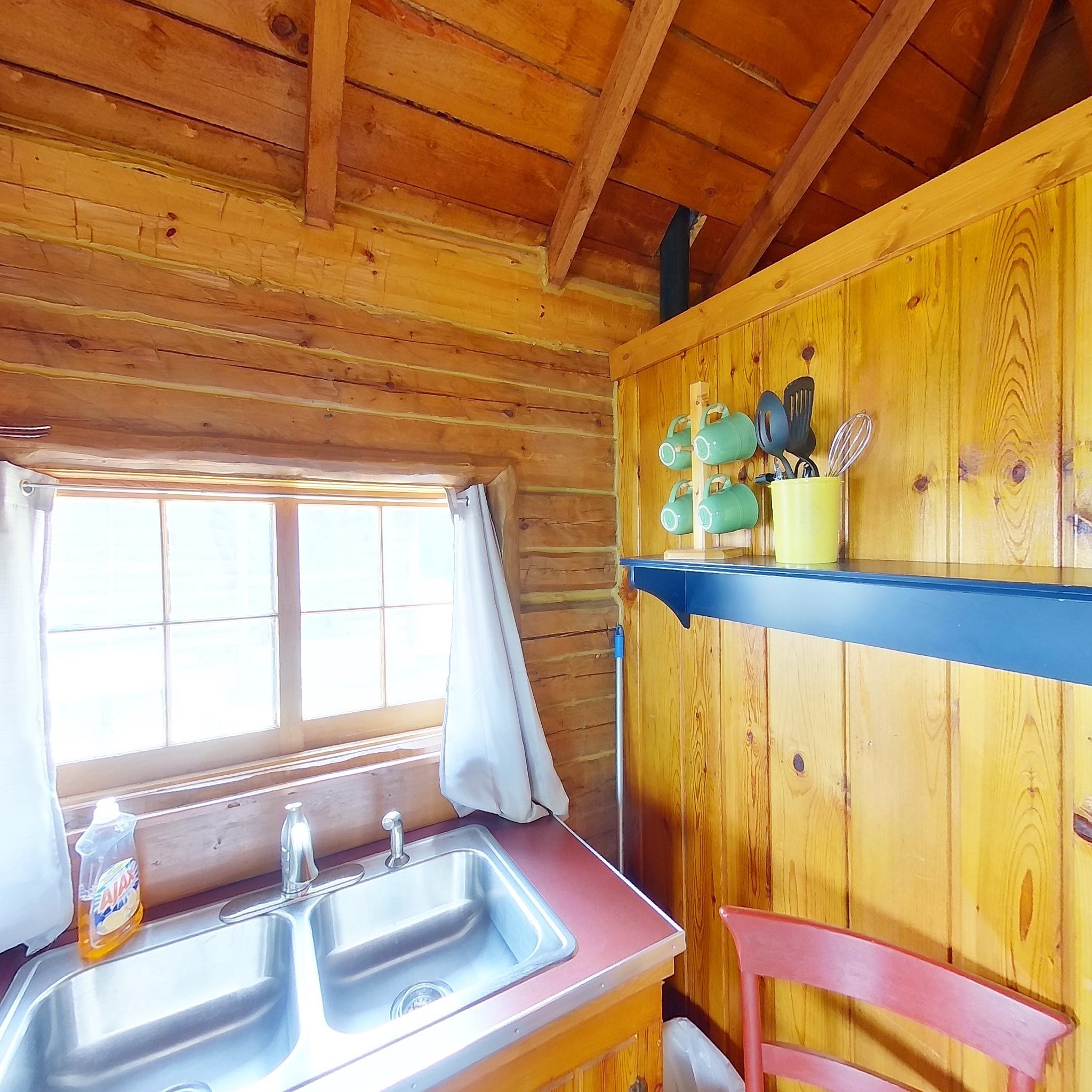 Cabin 4 kitchenette 1.jpg