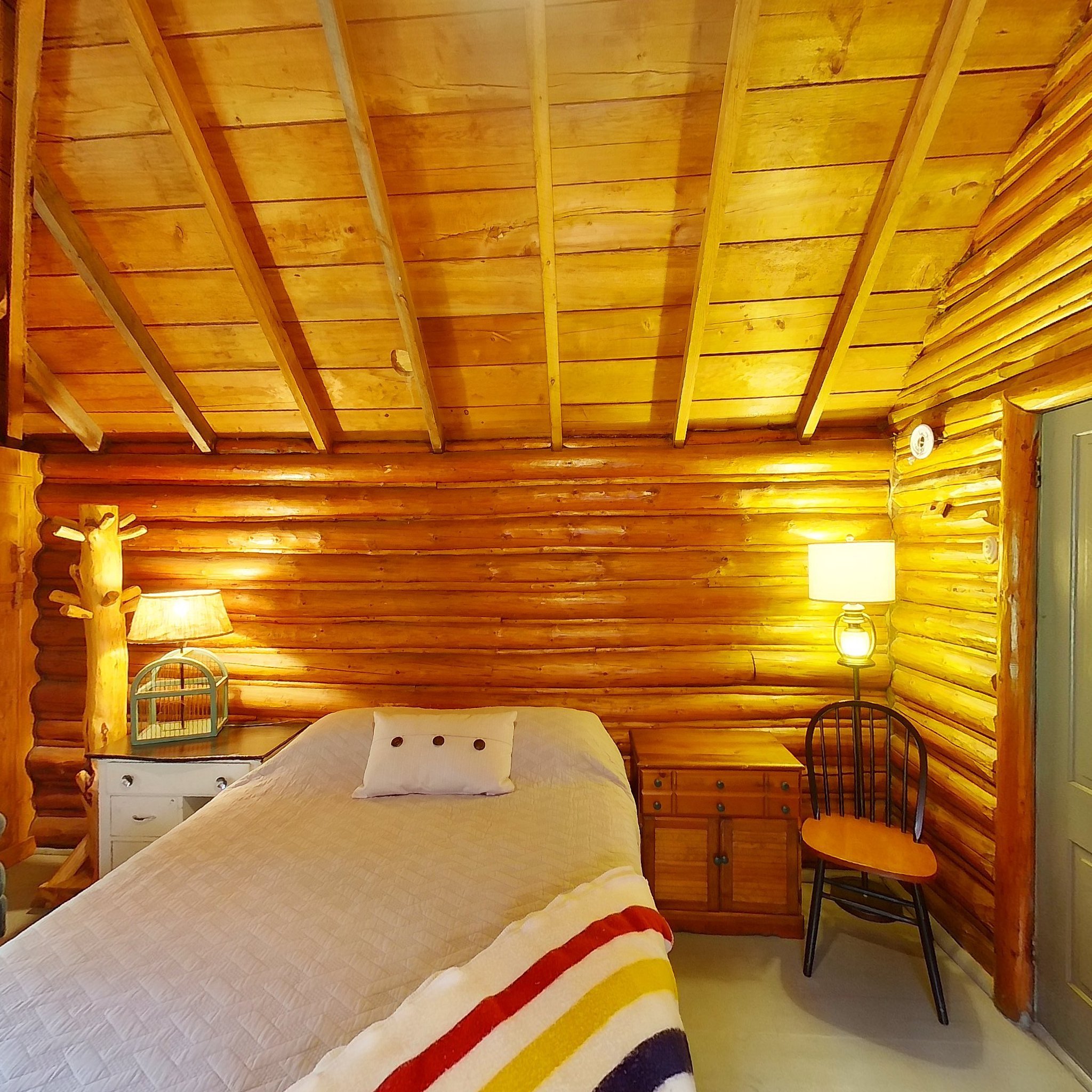 Cabin 8 bedroom.jpg