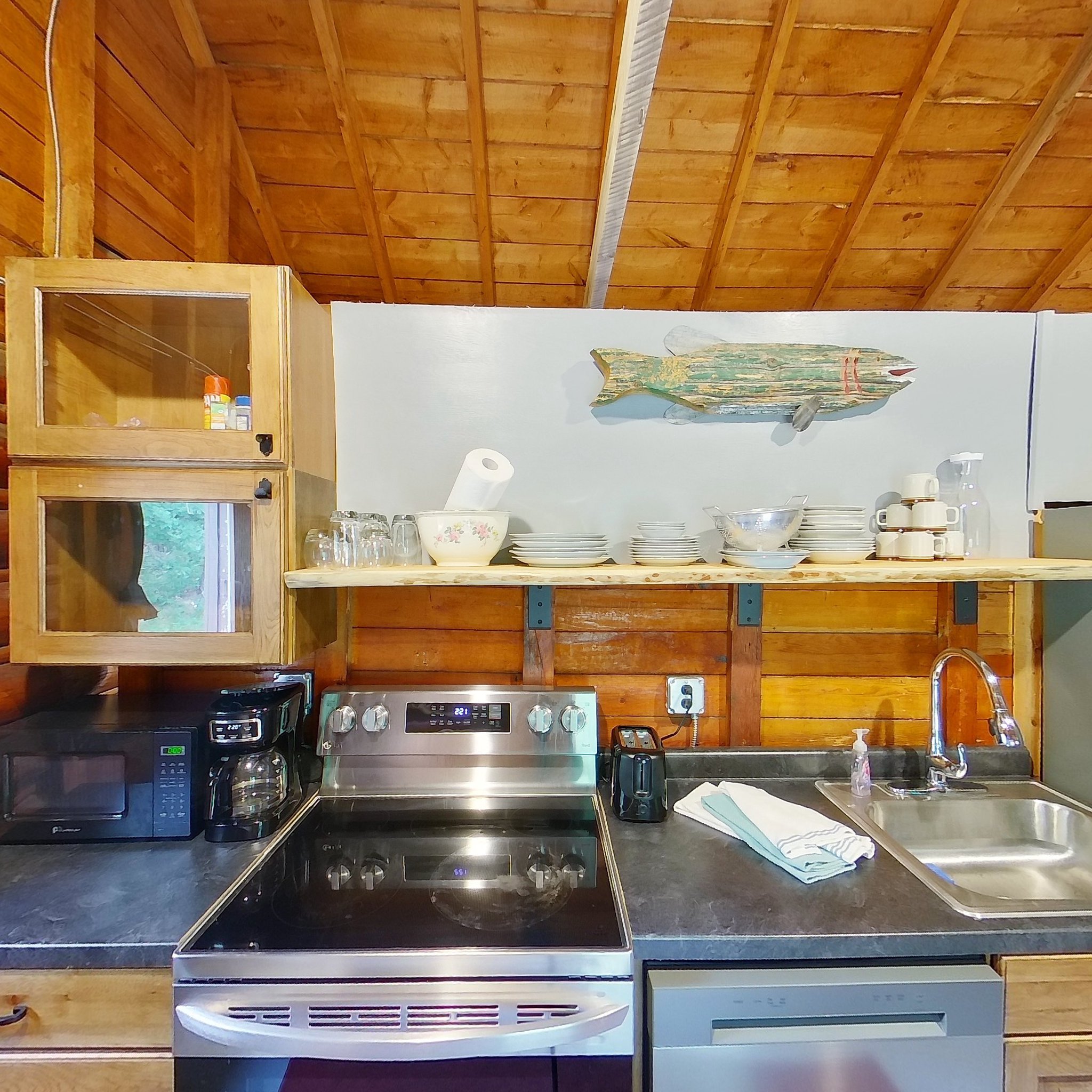 Cabin 15 Kitchen.jpg