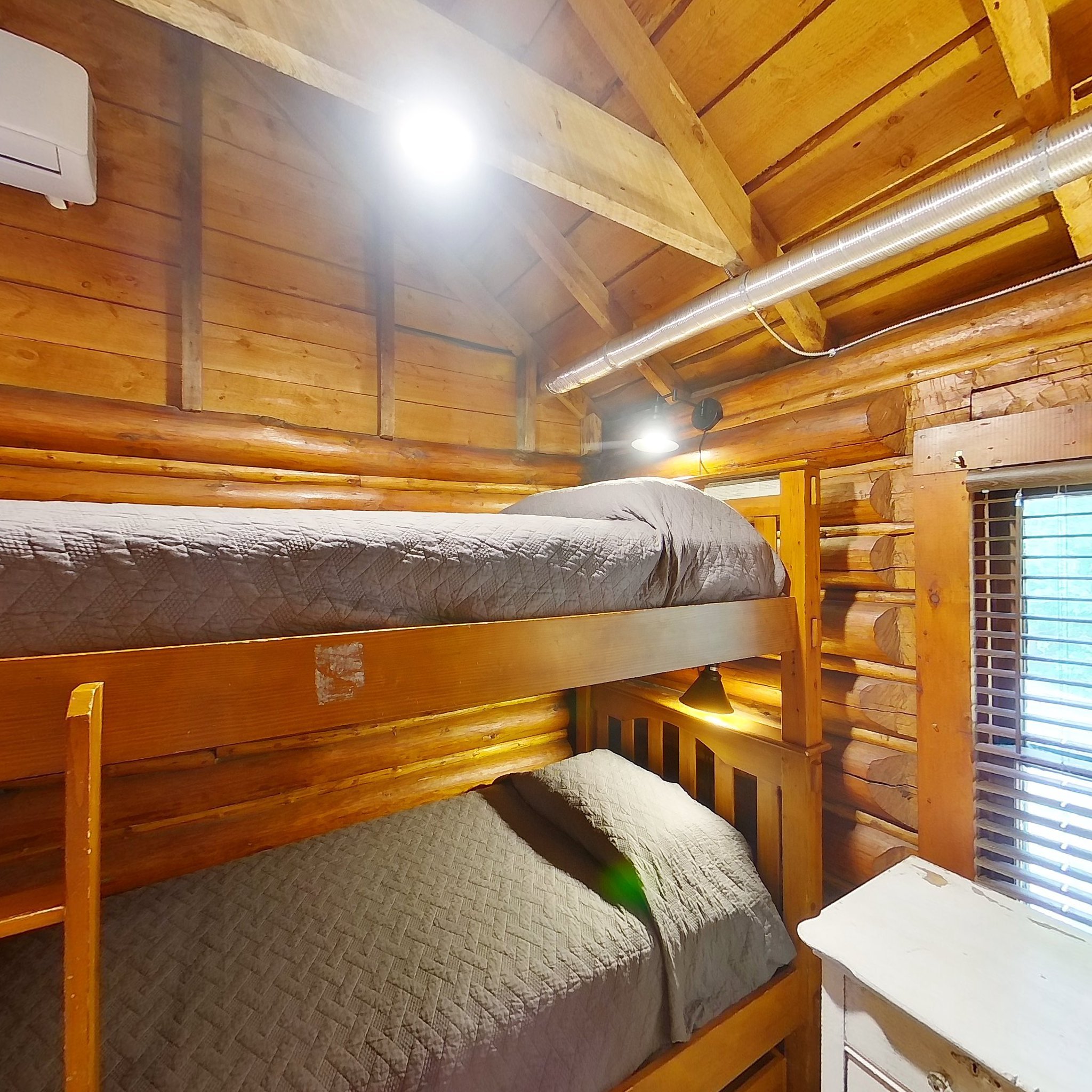 Cabin 15 Bunkbeds.jpg