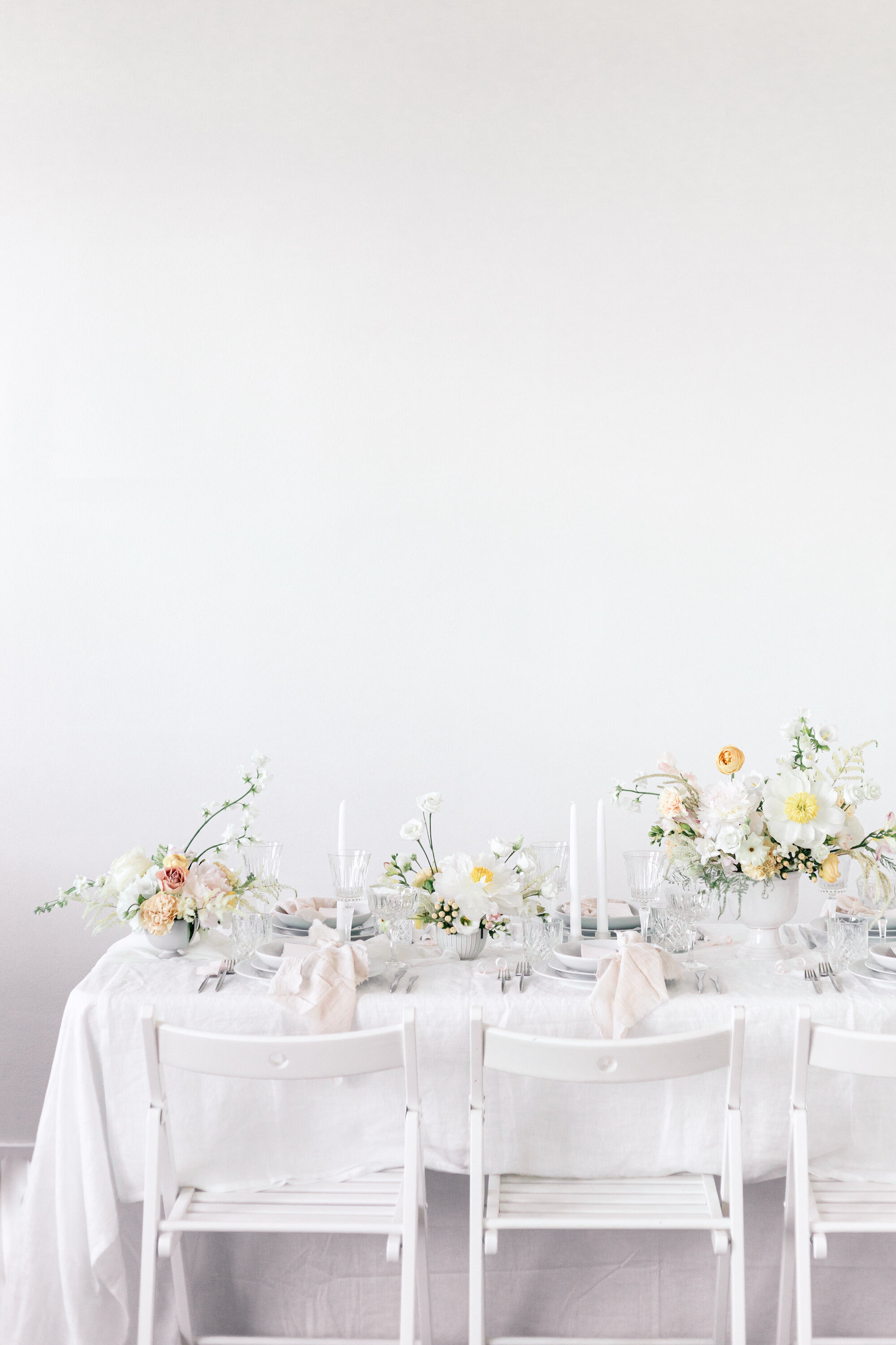 Aeipathy-studio-copenhagen-florist-bryllups-bord-romantic-wedding-tablescape.jpg