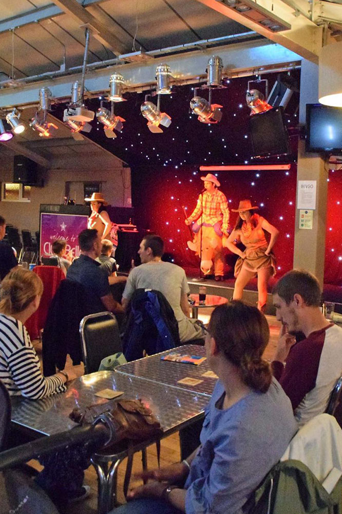 club-belle-aire-entertainment-1.jpg