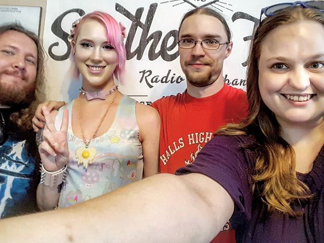 #studioselfie for Episode 25 with @caitybelleackeryandere! Listen in on Friday as we chat with this #cosplay queen about #fanfiction, cave deaths, #anime characters, and other morbid fascinations.
Sorry for the gratuitous forearm.
#southernfriedradio #podcast #authorsinabstract #authorsofinstagram #author #fanfic #writing #pastelgoth #makeup