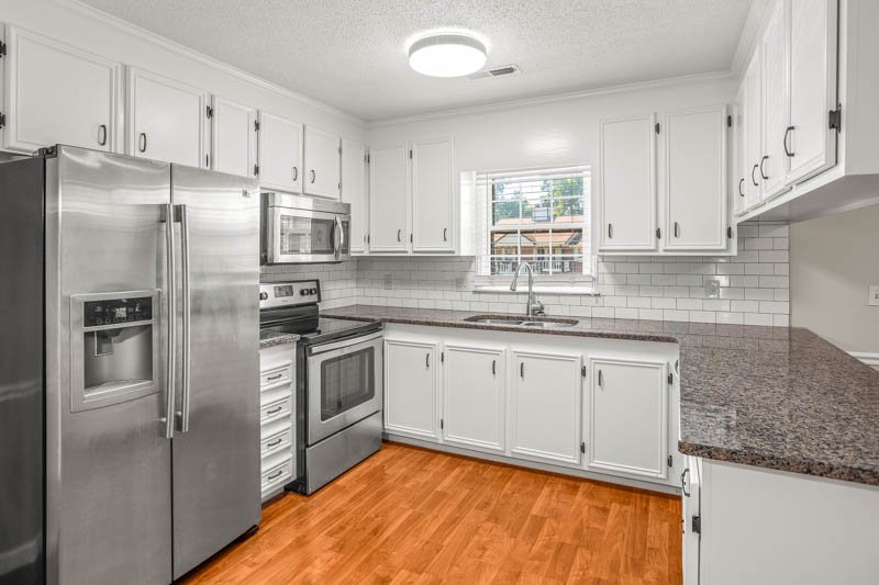 211 Olde Vineyard Court-10.jpg