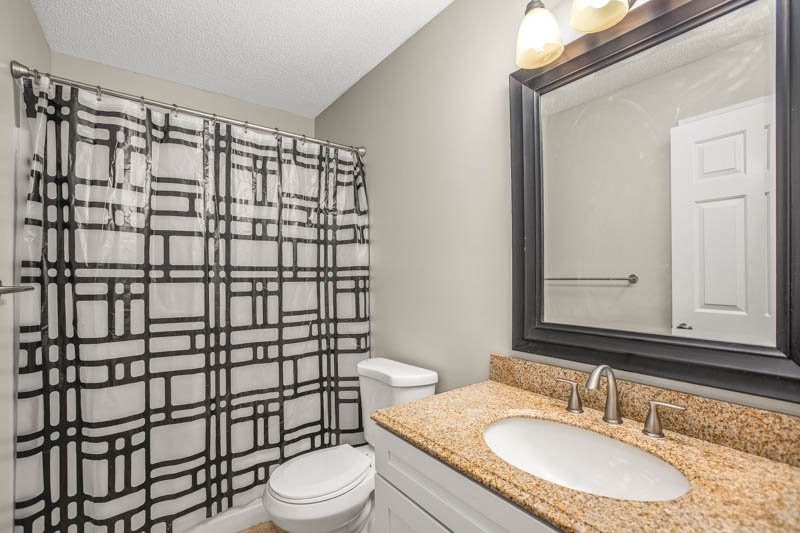 211 Olde Vineyard Court-16.jpg
