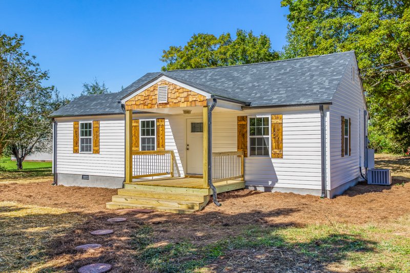 5811 Loradale Drive-2.jpg