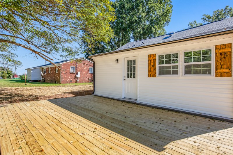 5811 Loradale Drive-27.jpg
