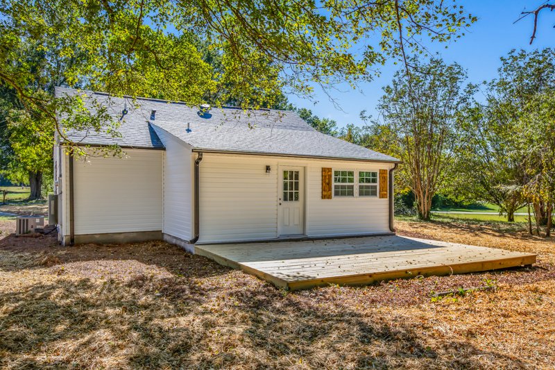 5811 Loradale Drive-30.jpg