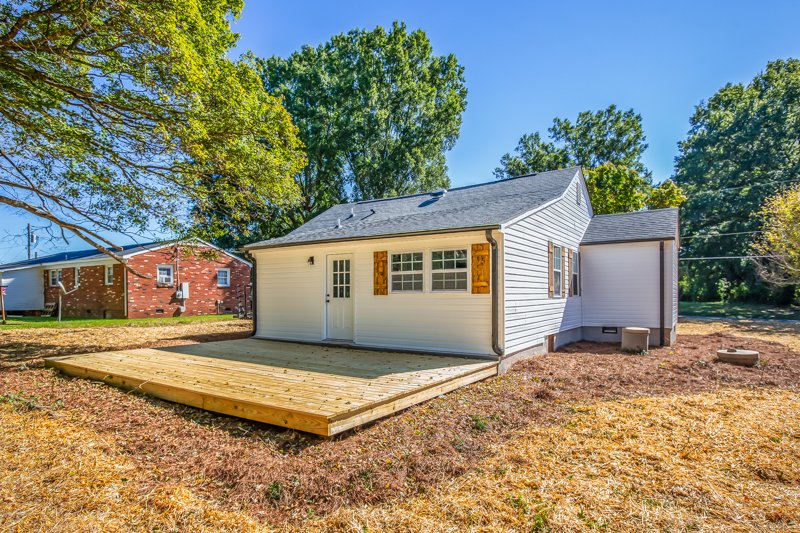 5811 Loradale Drive-32.jpg