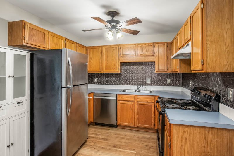 1668 Quillmark Road-5.jpg