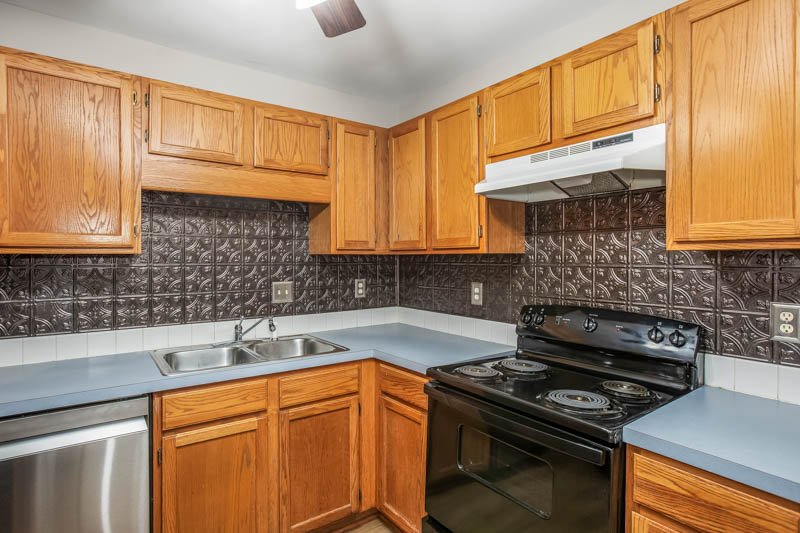 1668 Quillmark Road-6.jpg