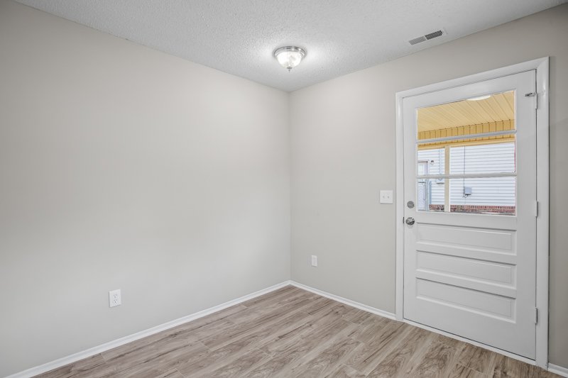 969 Shalimar Drive-8.jpg