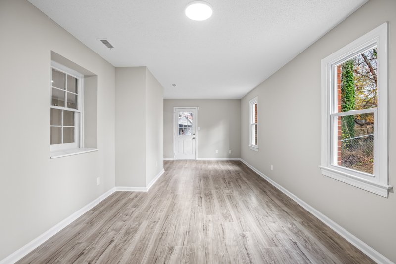 969 Shalimar Drive-13.jpg
