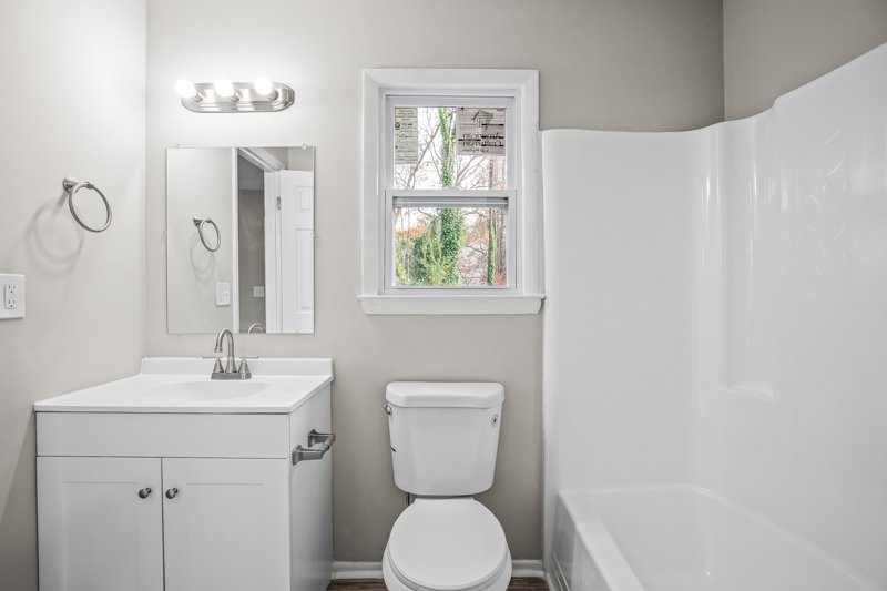 969 Shalimar Drive-19.jpg
