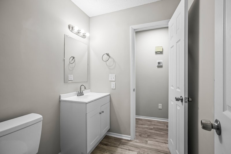 969 Shalimar Drive-23.jpg