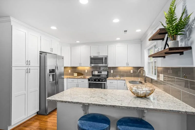 344 Lawndale Drive-12.jpg