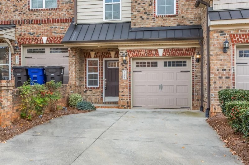4985 Ampthill Lane-3.jpg
