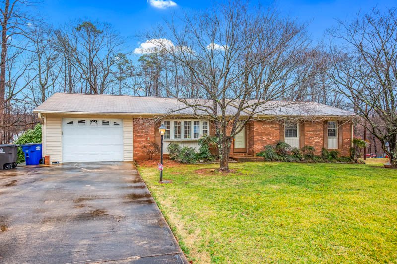 3575 Robindale Drive-2.jpg