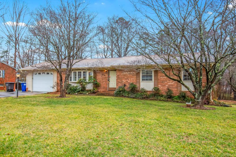 3575 Robindale Drive-3.jpg