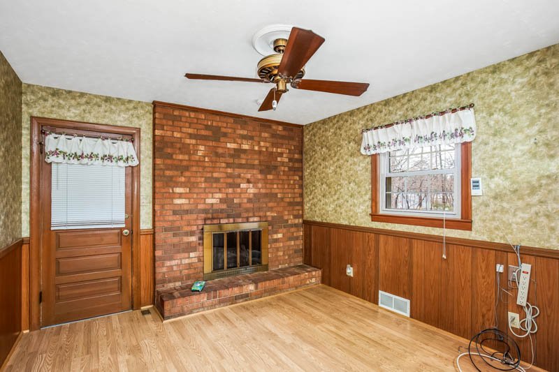 3575 Robindale Drive-11.jpg