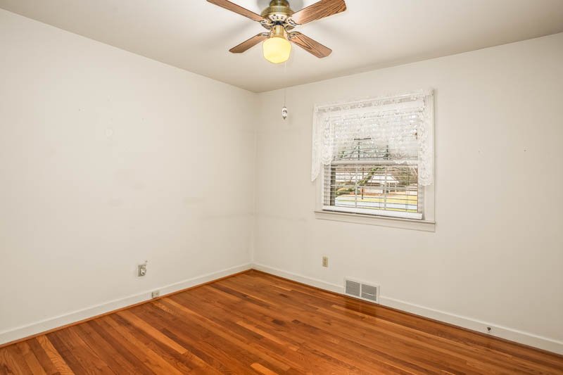 3575 Robindale Drive-12.jpg