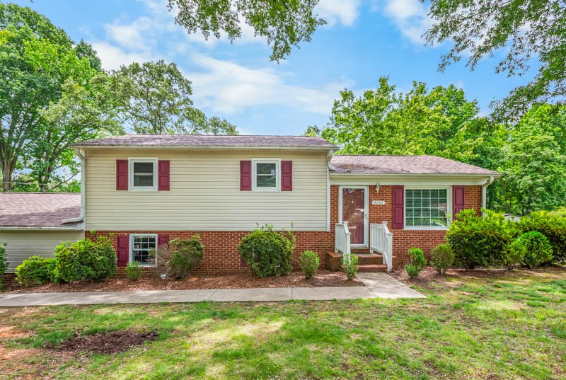 4642 Kings Gate Drive-2.jpg